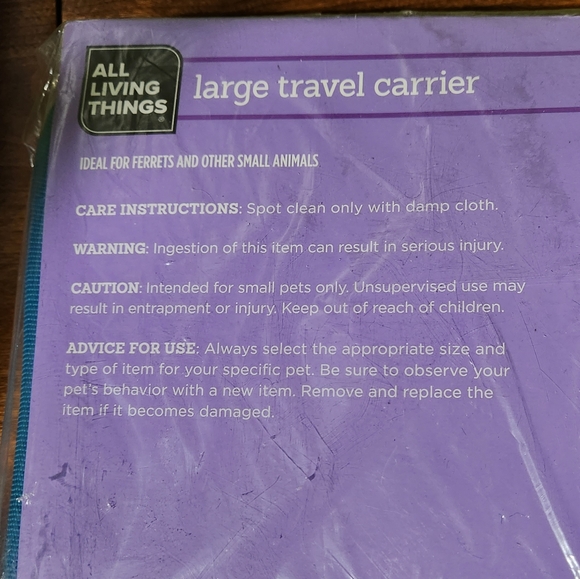 Large 13.5" Pet Travel Carrier - Picture 3 of 4